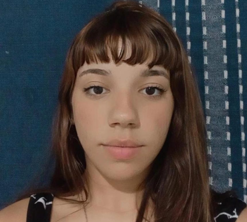 Adolescente desaparecida após sair da escola em Manaus