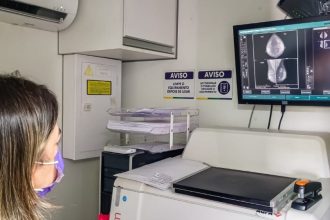 Carreta da Mulher leva exames para moradoras de Guajará