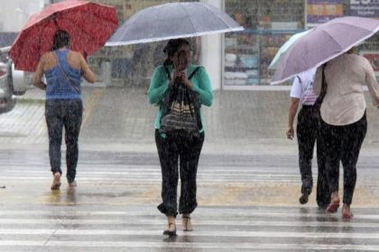 Chuva provocou alagamentos e riscos de desabamento