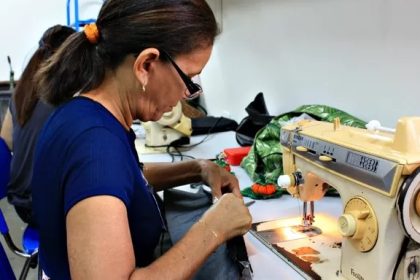 Curso gratuito de corte e costura no bairro Alvorada