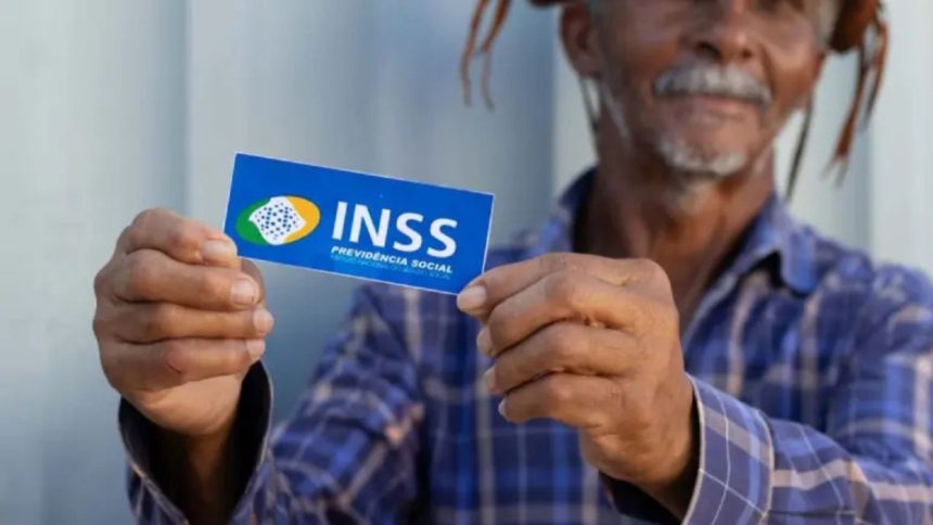 BPC garante pagamento mensal a idosos de baixa renda mesmo sem contribuição ao INSS
