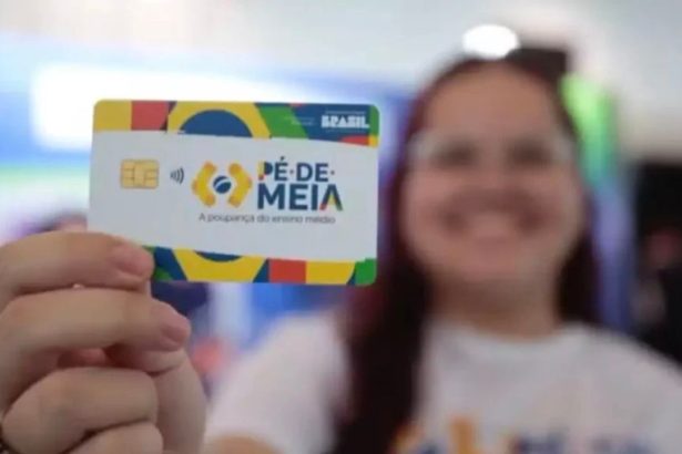 Pé-de-Meia começa a pagar terceira parcela para estudantes nesta segunda-feira