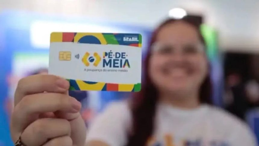 Pé-de-Meia começa a pagar terceira parcela para estudantes nesta segunda-feira