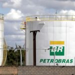 Petrobras prevê reajuste na gasolina e governo avalia medidas para reduzir impacto