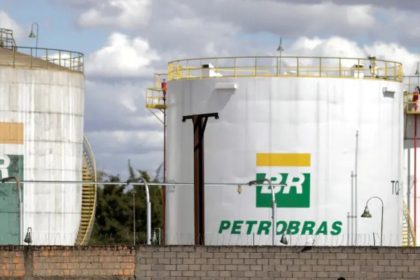Petrobras prevê reajuste na gasolina e governo avalia medidas para reduzir impacto
