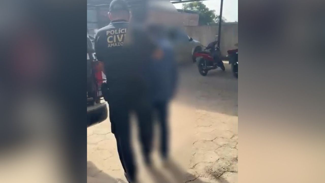 Professor é preso após apalpar corpo de alunas de 11 anos no Amazonas