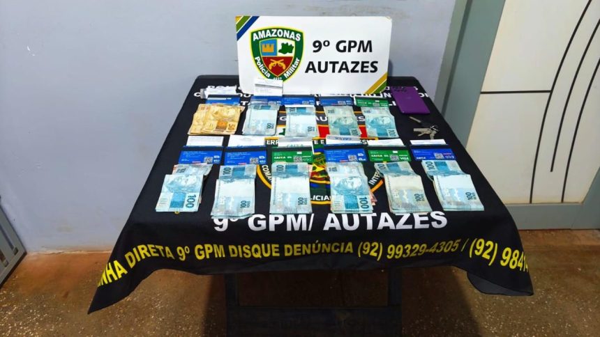 Suspeito de agiotagem é preso em Autazes com cerca de R$ 10 mil e 11 cartões bancários