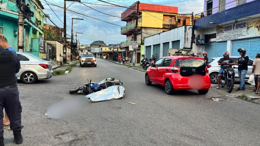 Motociclista morre após colisão com micro-ônibus na zona oeste de Manaus