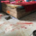 Homem mata esposa com mais de 20 facadas, fere as filhas dela e é morto por populares em Manaus