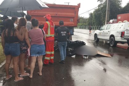 Motociclista morre em colisão com caminhão no Distrito Industrial