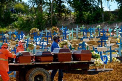 Médicos são denunciados por teste com 200 mortes durante a pandemia no Amazonas