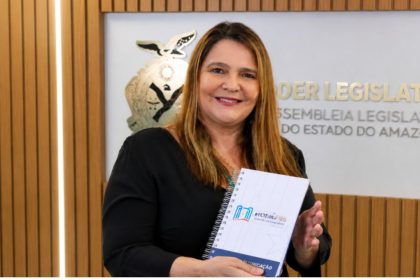 Roberto Cidade reorganiza gabinete e nomeia Mônica Santaella para novo posto de articulação
