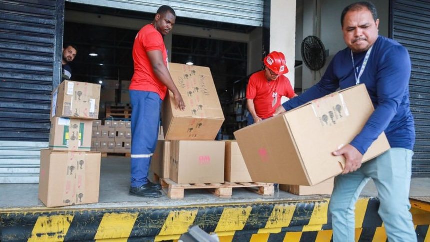 Amazonas inicia distribuição de medicamentos para cidades afetadas pela cheia dos rios