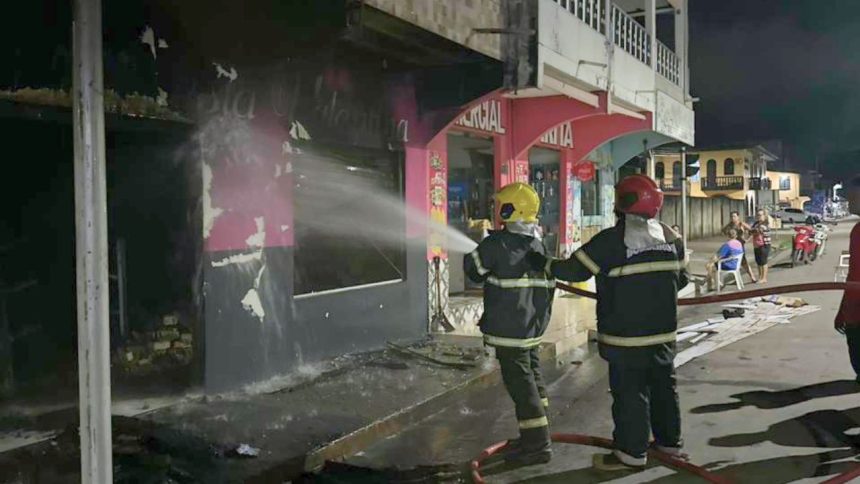 Incêndio atinge estabelecimento comercial em Manicoré