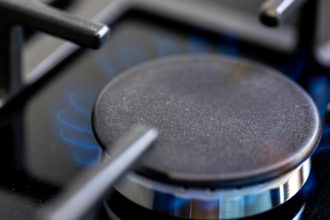 Gás encanado tem reajuste de 19,2% e pode elevar contas de residências e comércio