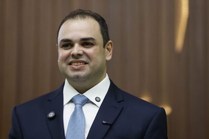 Roberto Cidade anuncia troca de comando em 11 secretarias; confira