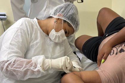 Implante contraceptivo passa a ser oferecido em 25 unidades de saúde em Manaus; confira