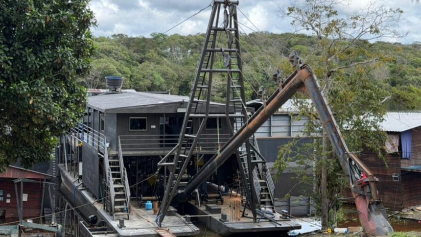 PF fecha estaleiro ligado ao garimpo ilegal no Amazonas
