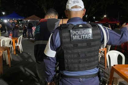 Bar é autuado durante operação de fiscalização no Centro de Manaus