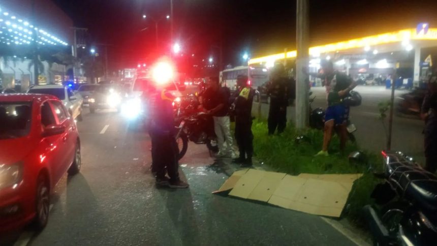 Motociclista morre após colisão com poste na Avenida Cosme Ferreira