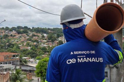Vazamento na avenida Hilário Gurjão deixa bairros da zona Leste sem água em Manaus