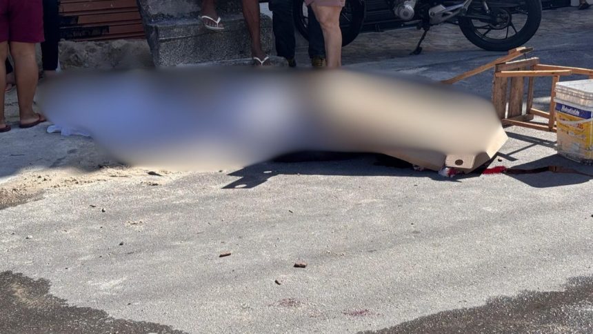 Homem morre após sofrer choque elétrico e cair de telhado em Manaus