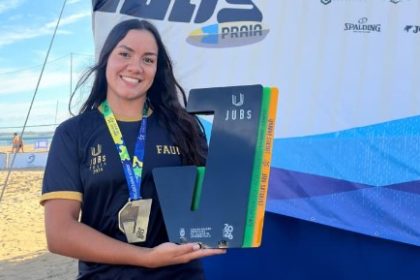Nadadora Kathleen Manoella é ouro dos JUBs Praia 2026