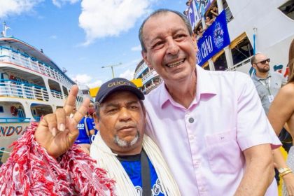Omar Aziz faz visita técnica a projeto de novo porto
