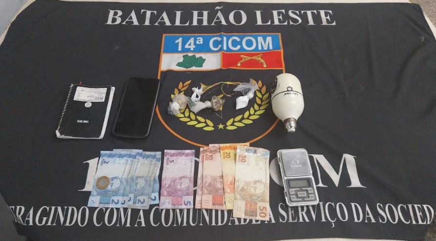 Trio é detido com porções de droga escondidas em barraca