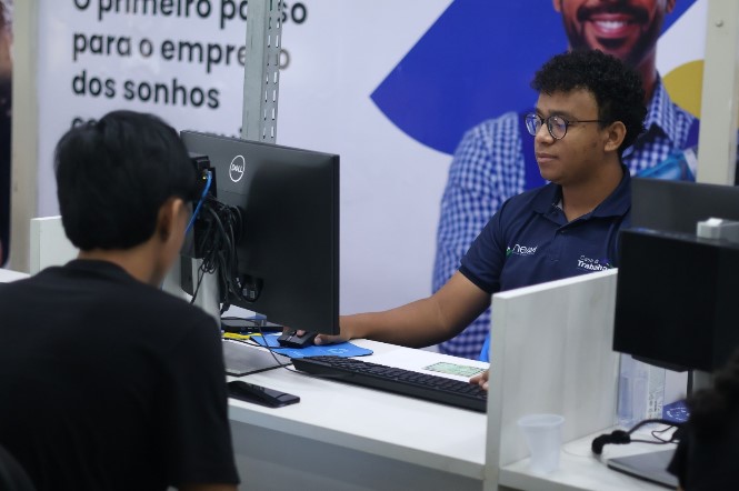 Auxiliar, técnico, motorista e outras 672 vagas no Sine