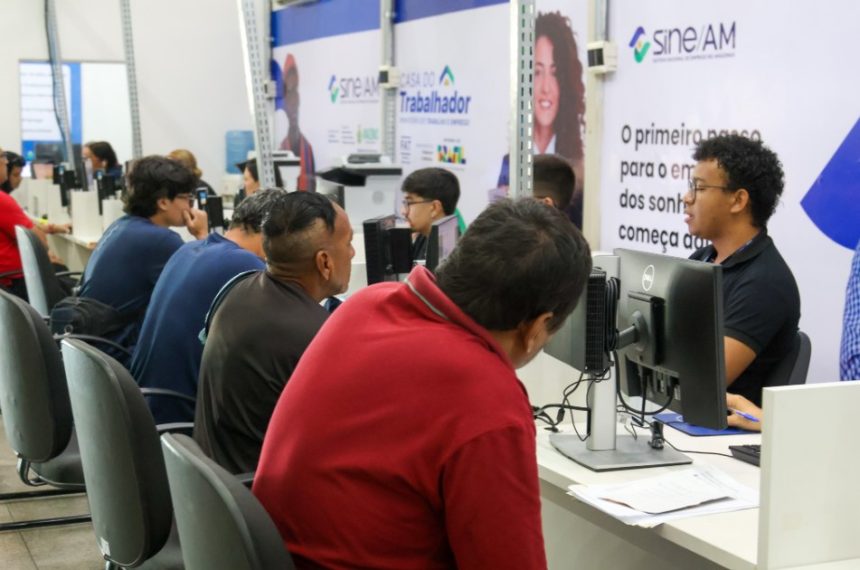 Auxiliar, operador, montador e outras 608 vagas no Sine