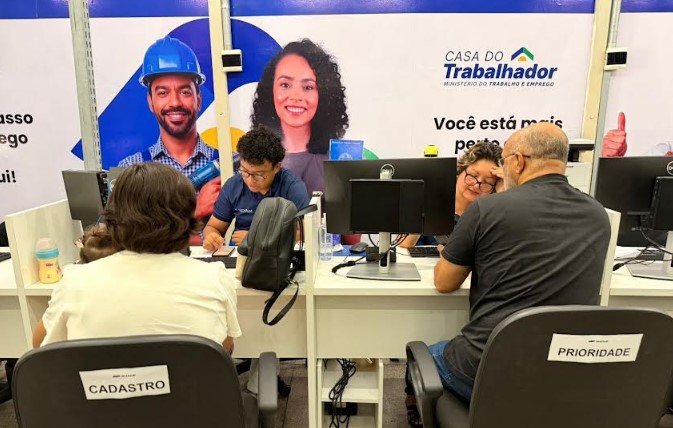 Sine seleciona para 586 vagas entre emprego e estágio