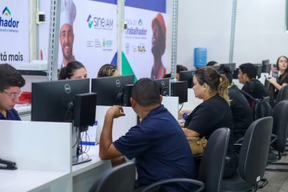 Auxiliar, jornalista, mecânico e outras 503 vagas no Sine