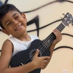 Centro de Artes da Ufam oferece oficina gratuita que ensina a tocar Ukulele