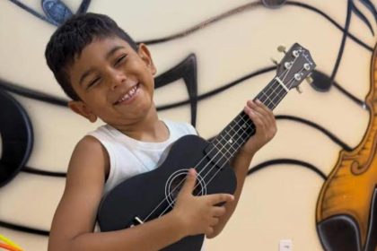 Centro de Artes da Ufam oferece oficina gratuita que ensina a tocar Ukulele