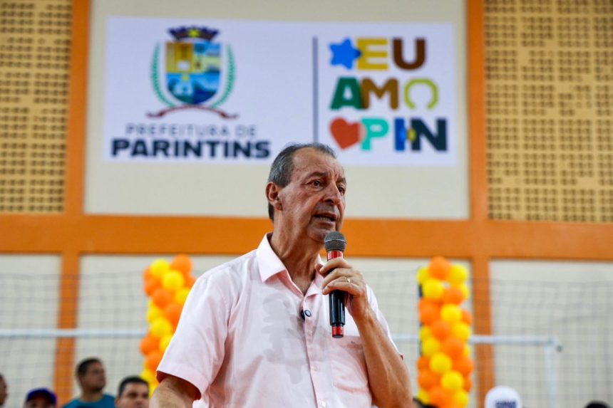 Omar Aziz destaca educação, segurança e obras durante agenda em Parintins