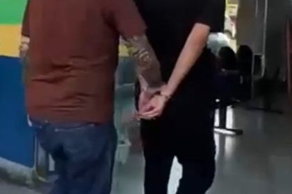 Preso homem que tentou matar amigo em frente a restaurante em Manaus