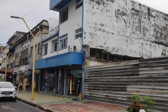 Fiscalização embarga demolição de imóvel histórico em Manaus