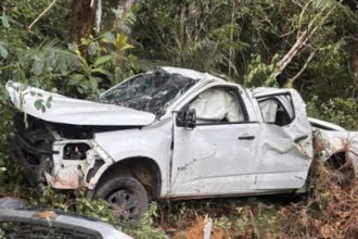 Acidente na AM-010 deixa três pessoas feridas