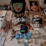 Denúncia leva à apreensão de drogas em embarcação e prisão de suspeitos em Carauari