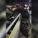 Colisão de carro contra mureta de viaduto deixa dois feridos na zona leste de Manaus
