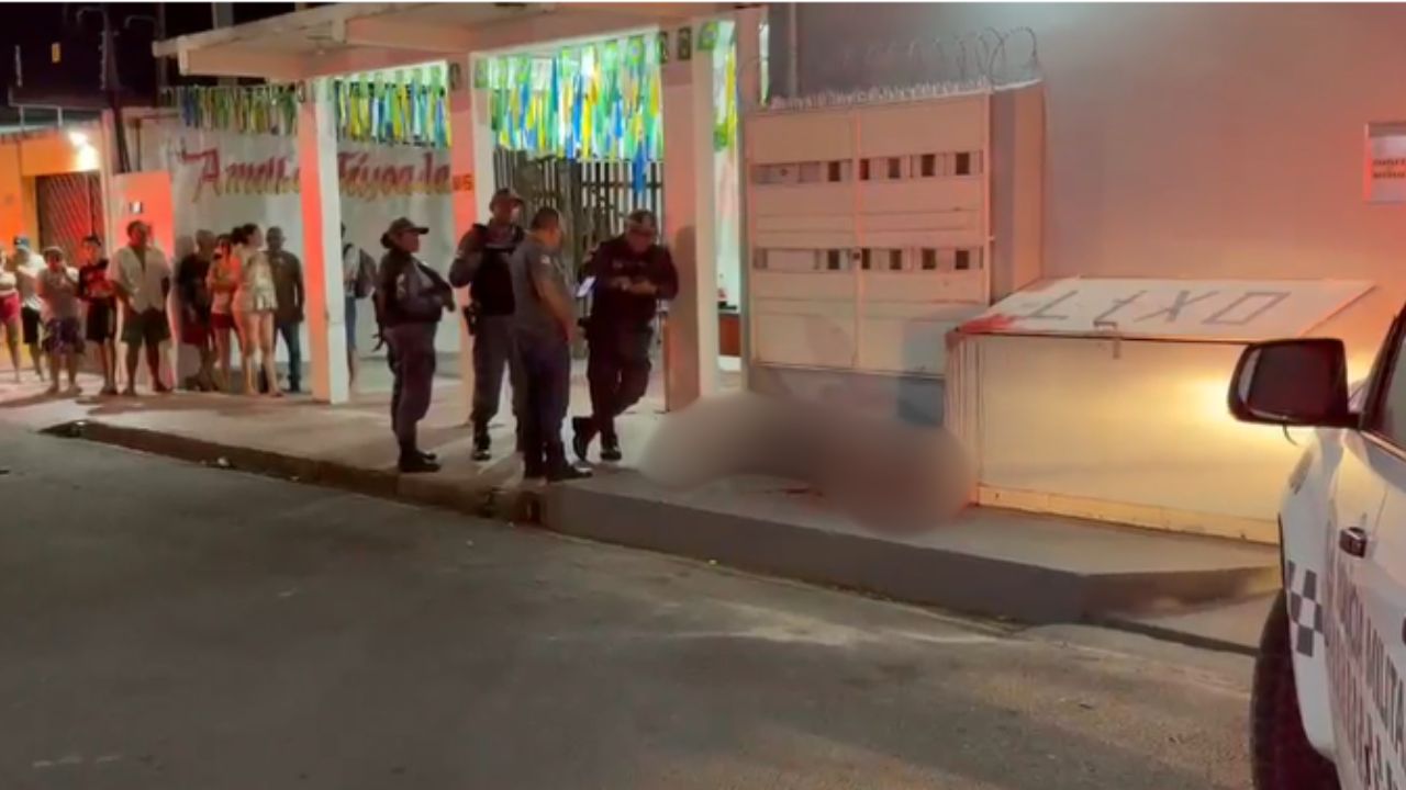 Homem morre após ser esfaqueado durante discussão em bar na Zona Norte de Manaus