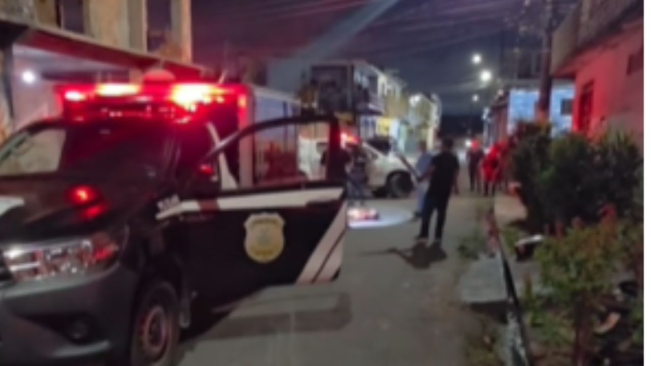 Homem é morto a tiros e tem corpo arrastado por criminosos em Manaus