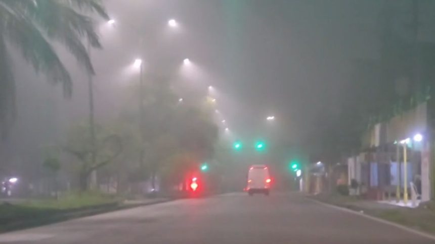 Neblina cobre Manaus nas primeiras horas da manhã