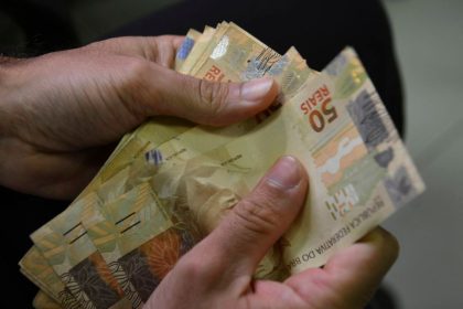 Brasileiros ainda têm R$ 10,3 bilhões esquecidos em bancos; veja como consultar