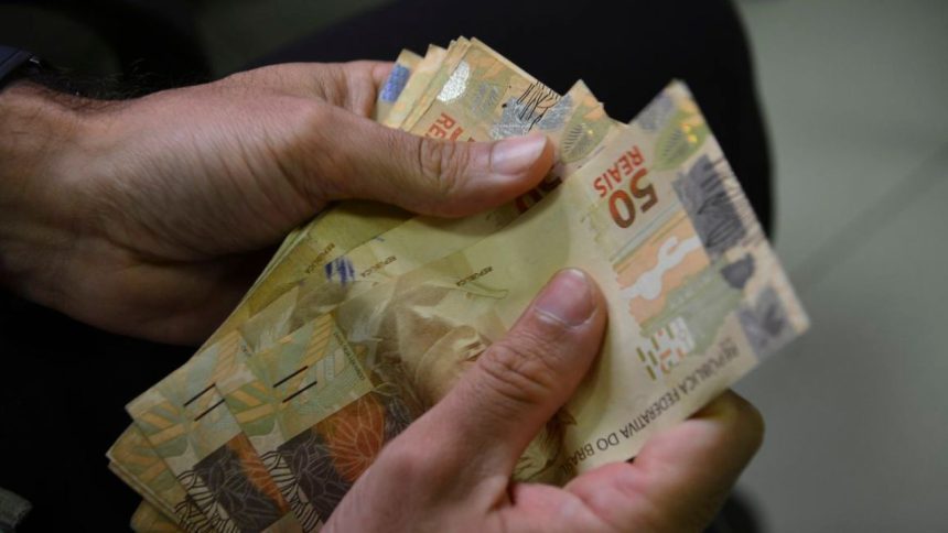 Brasileiros ainda têm R$ 10,3 bilhões esquecidos em bancos; veja como consultar