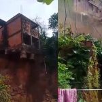 Vídeo registra momento exato em que casa desaba no bairro Mauazinho, em Manaus