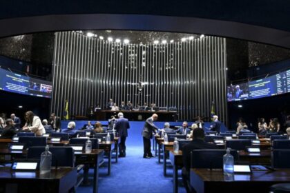 Senado vota PEC que cria aposentadoria especial para agentes de saúde