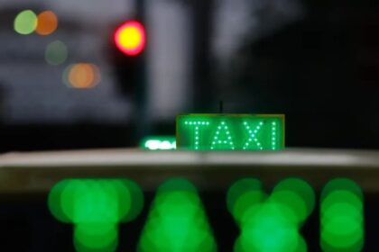 Motoristas de aplicativo e taxistas já podem solicitar crédito para compra de veículos novos
