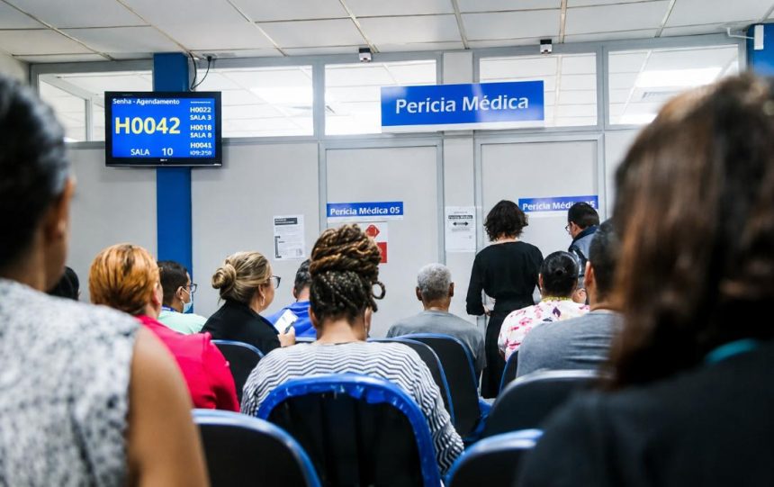 Filas do INSS ultrapassam 765 mil pedidos atrasados